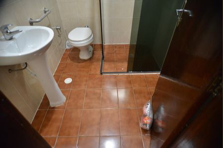 Casa para alugar com 243m², 6 quartos e 4 vagasBanheiro Social