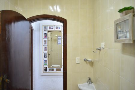 Casa para alugar com 243m², 6 quartos e 4 vagasBanheiro Social