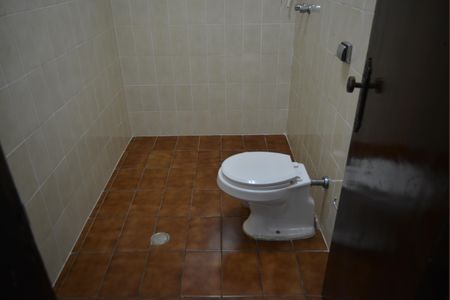 Casa para alugar com 243m², 6 quartos e 4 vagasBanheiro Social