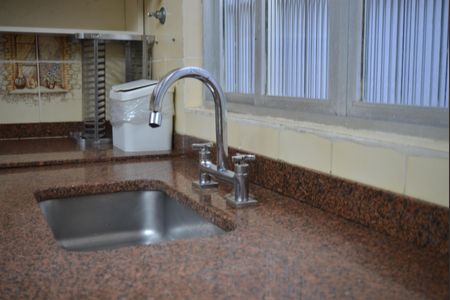 Casa para alugar com 243m², 6 quartos e 4 vagasCozinha