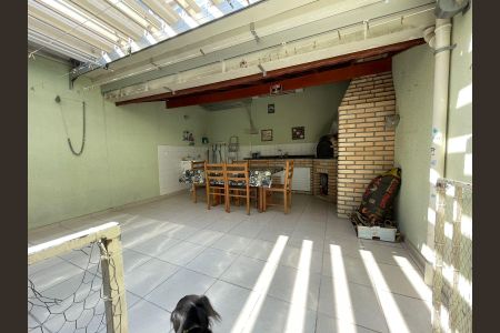 Casa à venda com 233m², 3 quartos e 7 vagas Casa à venda com 233m², 3 quartos e 7 vagasEspaço Gourmet