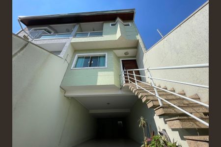 Casa à venda com 233m², 3 quartos e 7 vagas Casa à venda com 233m², 3 quartos e 7 vagasEntrada