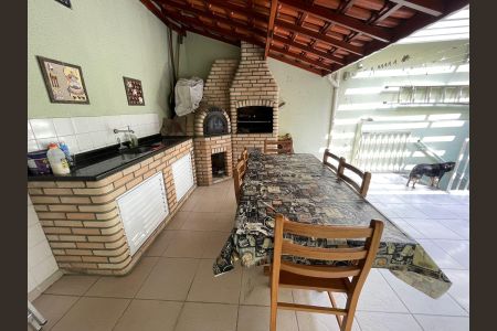 Casa à venda com 233m², 3 quartos e 7 vagas Casa à venda com 233m², 3 quartos e 7 vagasEspaço Gourmet