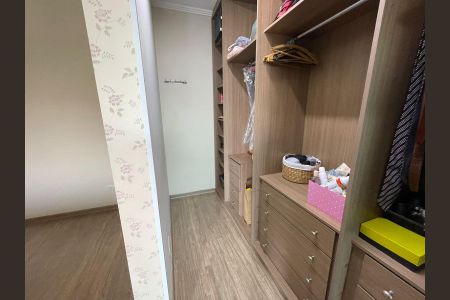 Casa à venda com 233m², 3 quartos e 7 vagas Casa à venda com 233m², 3 quartos e 7 vagasSuíte 1