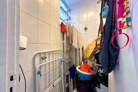 Apartamento à venda com 107m², 3 quartos e 1 vaga Apartamento à venda com 107m², 3 quartos e 1 vagaBanheiro de Serviço