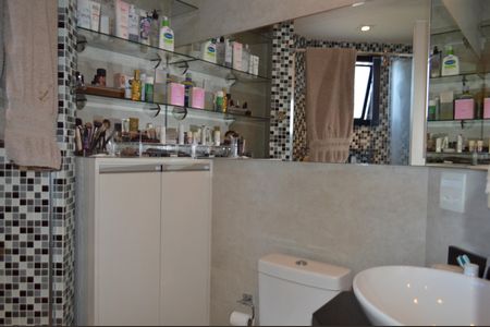 Apartamento à venda com 106m², 3 quartos e 3 vagasBanheiro da Suíte