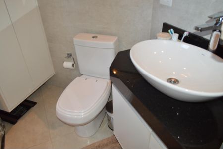 Apartamento à venda com 106m², 3 quartos e 3 vagasBanheiro da Suíte