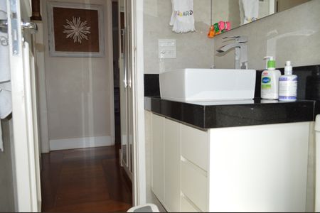 Apartamento à venda com 106m², 3 quartos e 3 vagasBanheiro