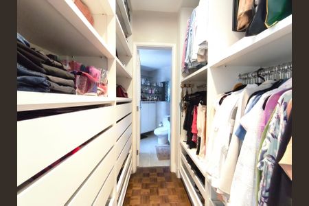 Apartamento para alugar com 106m², 3 quartos e 3 vagas Apartamento para alugar com 106m², 3 quartos e 3 vagasCloset da suíte
