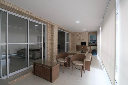 Apartamento para alugar com 158m², 3 quartos e 2 vagas Apartamento para alugar com 158m², 3 quartos e 2 vagasVaranda