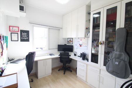 Apartamento à venda com 140m², 4 quartos e 6 vagasQuarto 1