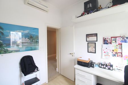 Apartamento à venda com 140m², 4 quartos e 6 vagasQuarto 1