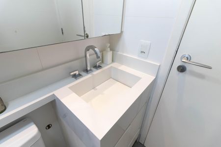 Apartamento à venda com 65m², 2 quartos e 1 vaga Apartamento à venda com 65m², 2 quartos e 1 vagaBanheiro da Suíte