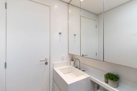 Apartamento à venda com 65m², 2 quartos e 1 vaga Apartamento à venda com 65m², 2 quartos e 1 vagaBanheiro Social