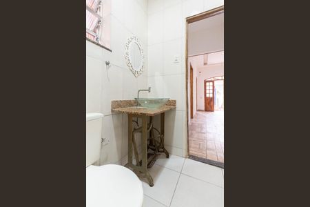 Casa à venda com 90m², 3 quartos e sem vaga Casa à venda com 90m², 3 quartos e sem vagaBanheiro