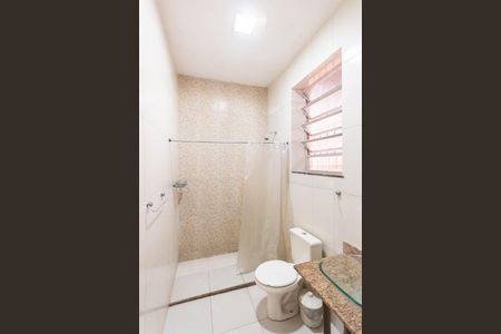 Casa à venda com 90m², 3 quartos e sem vaga Casa à venda com 90m², 3 quartos e sem vagaBanheiro