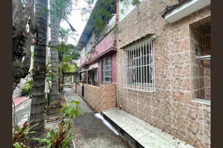 Casa à venda com 90m², 3 quartos e sem vaga Casa à venda com 90m², 3 quartos e sem vagaVila