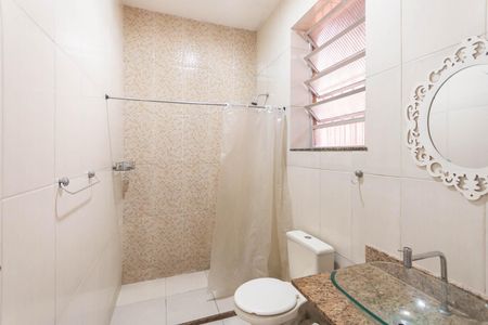 Casa à venda com 90m², 3 quartos e sem vaga Casa à venda com 90m², 3 quartos e sem vagaBanheiro