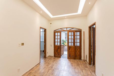 Casa à venda com 90m², 3 quartos e sem vaga Casa à venda com 90m², 3 quartos e sem vagaSala