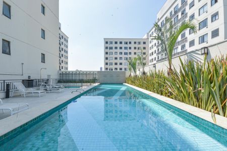 Apartamento à venda com 33m², 2 quartos e sem vaga Apartamento à venda com 33m², 2 quartos e sem vagaÁrea comum - Piscina