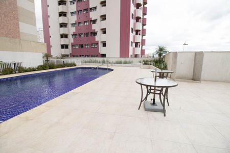 Apartamento à venda com 86m², 3 quartos e 2 vagas Apartamento à venda com 86m², 3 quartos e 2 vagasÁrea comum - Piscina