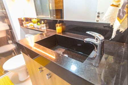 Apartamento à venda com 86m², 3 quartos e 2 vagas Apartamento à venda com 86m², 3 quartos e 2 vagasBanheiro Social