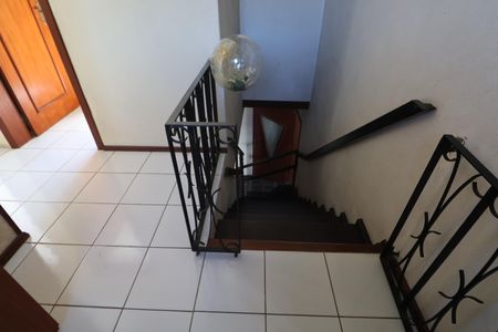 Casa à venda com 173m², 6 quartos e 3 vagasEscada