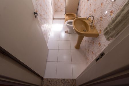 Banheiro de apartamento à venda com 1 quarto, 50m² em Vila Itapura, Campinas