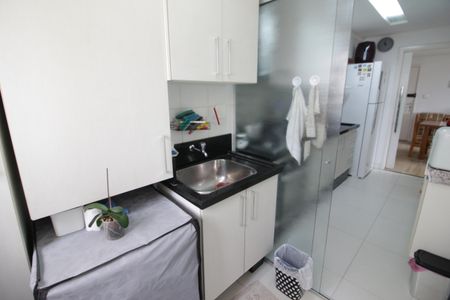 Apartamento à venda com 74m², 3 quartos e 1 vagaÁrea de Serviço