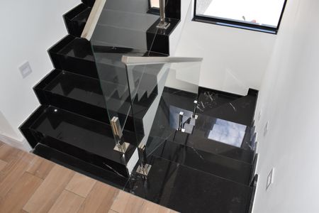 Casa de condomínio para alugar com 171m², 3 quartos e 2 vagasEscadas