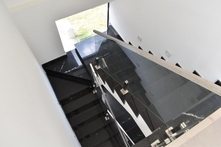 Casa de condomínio para alugar com 171m², 3 quartos e 2 vagasEscadas