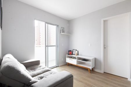 Sala de apartamento para alugar com 1 quarto, 32m² em Km 18, Osasco