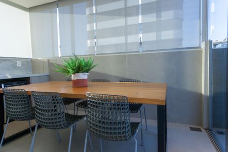 Apartamento à venda com 130m², 2 quartos e 2 vagas Apartamento à venda com 130m², 2 quartos e 2 vagasCopa