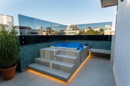 Apartamento à venda com 130m², 2 quartos e 2 vagas Apartamento à venda com 130m², 2 quartos e 2 vagasÁrea comum