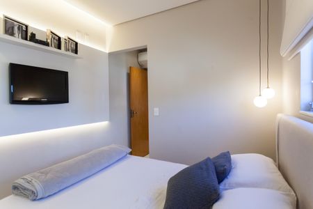 Apartamento à venda com 130m², 2 quartos e 2 vagas Apartamento à venda com 130m², 2 quartos e 2 vagasSuíte