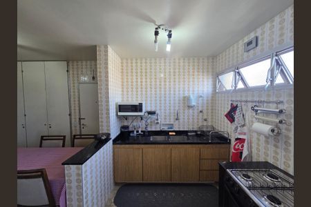 Apartamento à venda com 126m², 3 quartos e 2 vagas Apartamento à venda com 126m², 3 quartos e 2 vagasCozinha