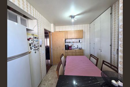 Apartamento à venda com 126m², 3 quartos e 2 vagas Apartamento à venda com 126m², 3 quartos e 2 vagasCozinha