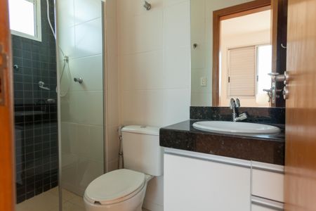 Apartamento à venda com 90m², 3 quartos e 2 vagas Apartamento à venda com 90m², 3 quartos e 2 vagasBanheiro da Suíte