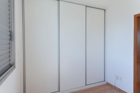 Apartamento à venda com 90m², 3 quartos e 2 vagas Apartamento à venda com 90m², 3 quartos e 2 vagasSuíte