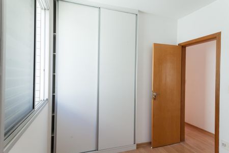 Apartamento à venda com 90m², 3 quartos e 2 vagas Apartamento à venda com 90m², 3 quartos e 2 vagasQuarto 1