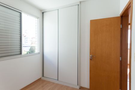 Apartamento à venda com 90m², 3 quartos e 2 vagas Apartamento à venda com 90m², 3 quartos e 2 vagasQuarto 1