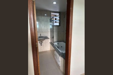 Apartamento à venda com 73m², 2 quartos e 1 vaga Apartamento à venda com 73m², 2 quartos e 1 vagaBanheiro