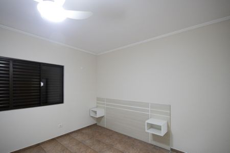 Casa à venda com 277m², 3 quartos e 2 vagas Casa à venda com 277m², 3 quartos e 2 vagasSuíte