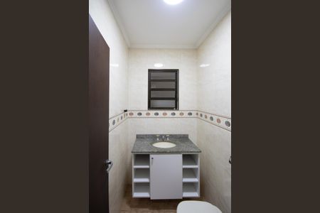 Casa à venda com 277m², 3 quartos e 2 vagas Casa à venda com 277m², 3 quartos e 2 vagasBanheiro 4