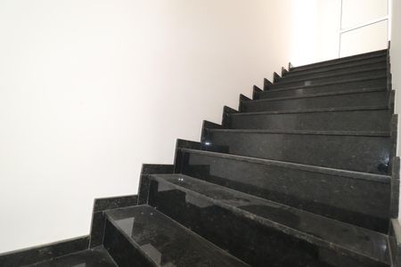 Apartamento para alugar com 123m², 2 quartos e 4 vagasEscada