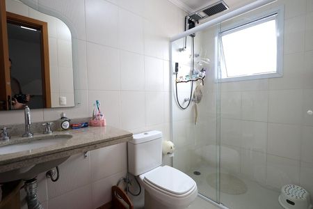 Apartamento à venda com 126m², 3 quartos e 3 vagasBanheiro da Suíte 1