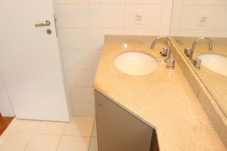 Apartamento à venda com 97m², 3 quartos e 2 vagasBanheiro