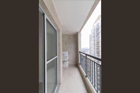 Apartamento à venda com 42m², 2 quartos e 1 vaga Apartamento à venda com 42m², 2 quartos e 1 vagaVaranda e Área de Serviço