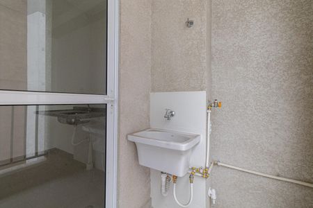 Apartamento à venda com 42m², 2 quartos e 1 vaga Apartamento à venda com 42m², 2 quartos e 1 vagaVaranda e Área de Serviço