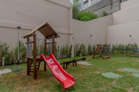 Apartamento à venda com 42m², 2 quartos e 1 vaga Apartamento à venda com 42m², 2 quartos e 1 vagaÁrea Comum - Playground
